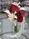 Wine Bloom Bordo Antoryum ve Lilyum Gelin Buketi | Gala, Manolya ve Amarantus Detaylı
