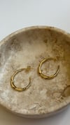GOLD MODERN HOOP KÜPE
