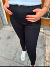 SİYAH TOPARLAYICI JEANS