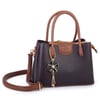 Nas Bag Mini Çiçek Charmlı Kadın  Şık El ve Çapraz Çanta (en 25 cm ;boy 22 cm ) Kahverengi