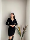 DÜĞME DETAYLI SİYAH TRİKO ELBİSE