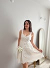 DÜĞMELİ ASKILI ELBİSE 