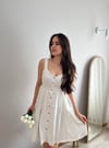 DÜĞMELİ ASKILI ELBİSE 