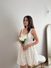DÜĞMELİ ASKILI ELBİSE 