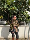 LEOPAR DESEN YIRTIK DETAY KAZAK