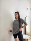 SIFIR YAKA ÇİZGİLİ T-SHIRT