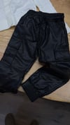 C2074 KARGO CEPLİ SİYAH DERİ PANTOLON