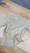 C2212 ZR BEJ NAKIŞ DETAYLI T-SHIRT