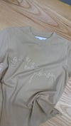 C2212 ZR BEJ NAKIŞ DETAYLI T-SHIRT