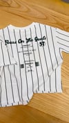 C2462 KI.ABI ÖN/ARKA BASKILI YEŞİL ÇİZGİLİ BEYAZ T-SHIRT