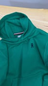 C2562 KAPÜŞONLU NAKIŞLI YEŞİL SWEAT