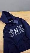 C2575 BEYAZ NAKIŞLI KAPÜŞONLU LACİVERT SWEAT