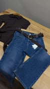 K3424 O.PS ÖNDEN CEPLİ MAVİ LİKRALI FLARE JEAN