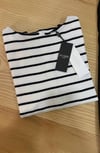 K3656 ARKASI DÜĞME DETAYLI ÇİZGİLİ TRİKO T-SHIRT