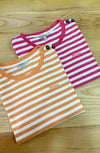 K3711 BRBOUR ÇİZGİLİ DÜĞME DETAYLI T-SHIRT