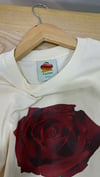 K3780 FARM.RİA GÜL BASKILI EKRU T-SHIRT