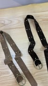 K3973 PİRİNÇ TOKA DETAYLI SÜET KEMER