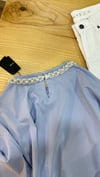 K4052 MA.JE YAKA DETAYLI MAVİ T-SHIRT
