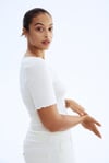 K4191 H.M DANTEL YAKA KREM T-SHIRT