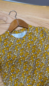 K4372 &OTHR ÇİÇEKLİ HARDAL T-SHIRT
