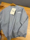 K4395 BİSİKLET YAKA ÖN/ARKA NAKIŞLI GRİ SWEAT