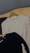 K4844 OPS DÜĞMELİ VİSKOS UZUN KOL T-SHIRT