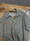 MEN1428 ÇİZGİLİ V POLO YAKA ÖRME REGULAR T-SHIRT