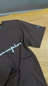 MEN2022 CHMP BASKILI KAHVERENGİ T-SHIRT
