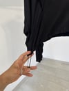 16349 Kolları Saten Detaylı Bluz-.Siyah