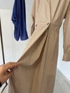 218003 Kapalı Kruvaze V Yaka Pamuklu Elbise-Camel