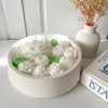 Büyük Beton Kase İçerisinde Beyaz Şakayık Şekilli Soya Mum