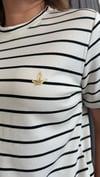 çizgili kuş baskı beyaz tshirt