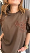 düşük kol boncuk detay kahve tshirt
