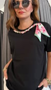 fular yaka siyah tshirt