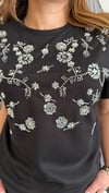 ıpkyl boncuklu siyah tshirt