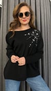 kayık yaka taş detay siyah kazak