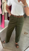 kemerli yeşil pantolon