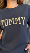 nakışlı baskılı lacivert tshirt
