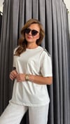 omuz yıldız taş beyaz tshirt
