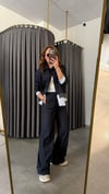 orjinal model gömlek detay lacivert takım