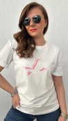 Pembe kuş beyaz tshirt
