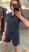 polo yaka antrasit çizgi şort takım