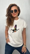 renkli kuş pul beyaz tshirt