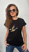 renkli kuş  pul siyah tshirt