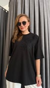 tek taraf boncuk siyah tshirt