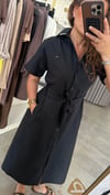 th model siyah elbise