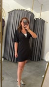 th model siyah kısa elbise