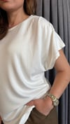 yaka taş kol pile krem tshirt