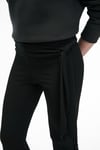 AYSHUR Kadın Esnek Kumaşlı Kemer Detaylı Geniş Paçalı Slim Fit Siyah Pantolon