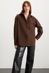 CELIA Kadın %100 Organik Pamuklu Oversize Fit Bol Kesim Tek Cepli Dokuma Kahverengi Gömlek